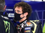 Kembali Membalap dan Sial Lagi, Rossi Hanya Bisa Tertawa