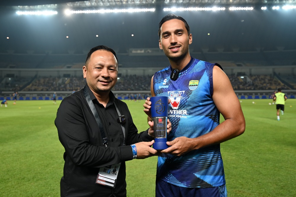 Dapat Best Goal Of The Month, Ezra Walian Makin Termotivasi Cetak Gol