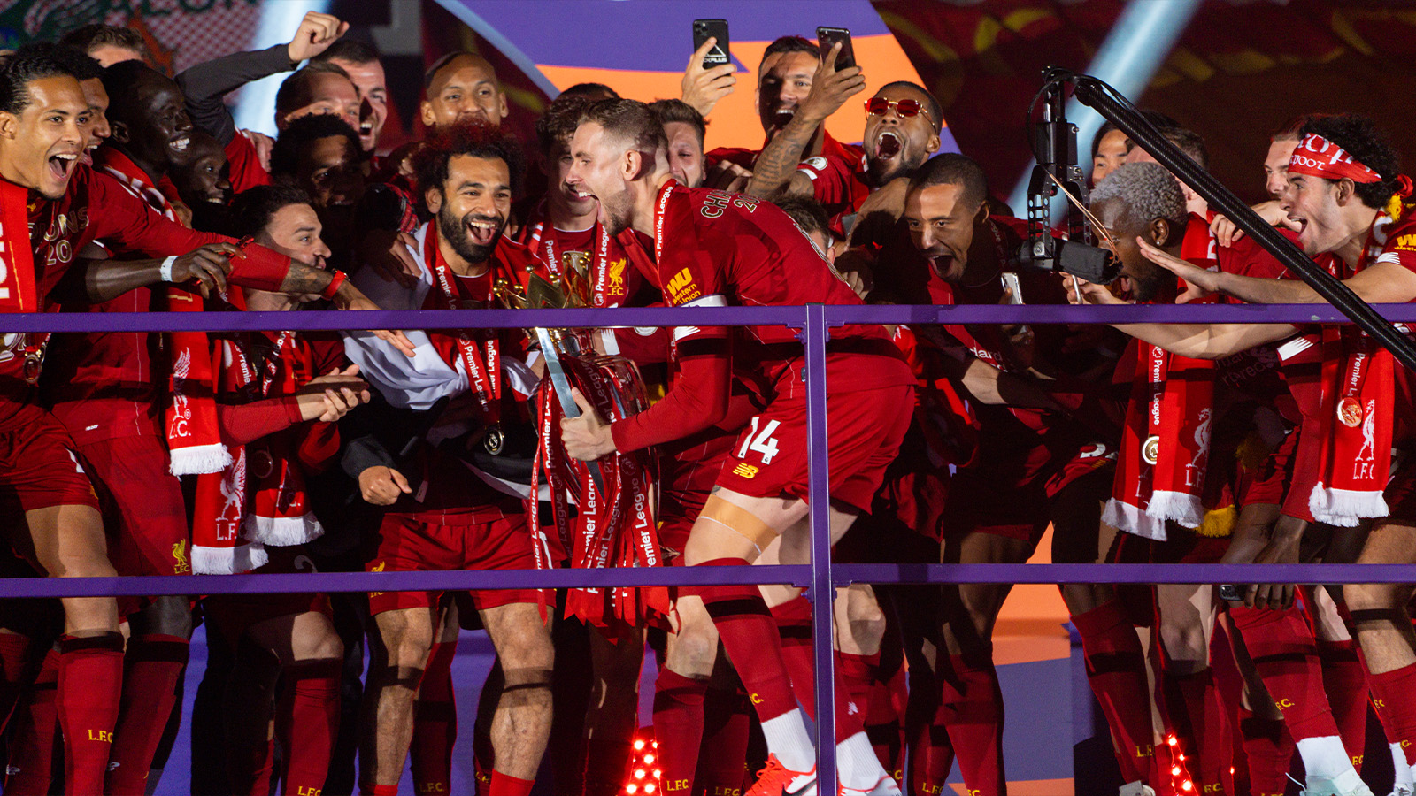 Akhiri Penantian 30 Tahun, Liverpool Kini Perlu Belajar dari Duo Manchester dan Chelsea