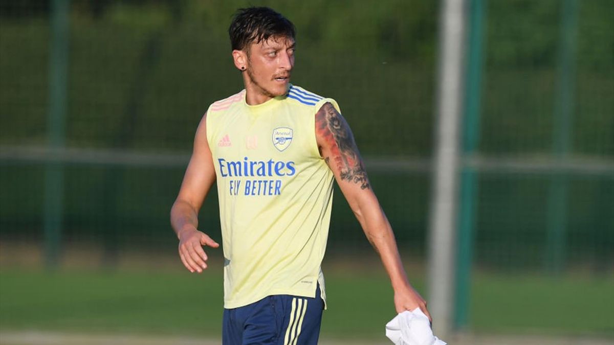 Ngotot Bertahan di Arsenal, Mesut Ozil Dapat Bonus Rp153 Miliar
