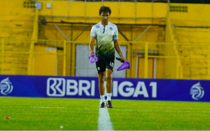 Dua Asisten Luis Milla Selama Menukangi Persib Bandung Diketahui