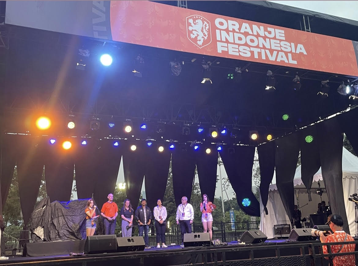 Ribuan Fans Timnas Belanda Ramaikan Puncak Acara Oranje Indonesia Festival di Kompleks GBK