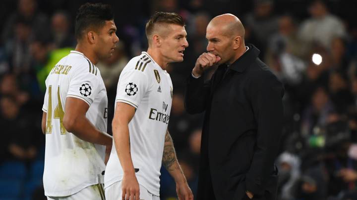 Para Gelandang Real Madrid Cemerlang, Zinedine Zidane Akan Tinggalkan Formasi Favorit?