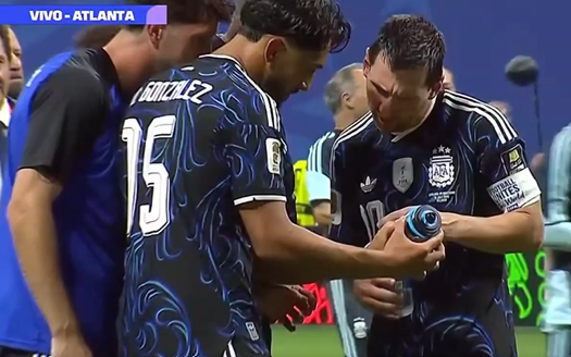 Reaksi Pemain Argentina Usai Menemukan Botol Minum Jordan Pickford Berisi Sontekan Arah Penalti