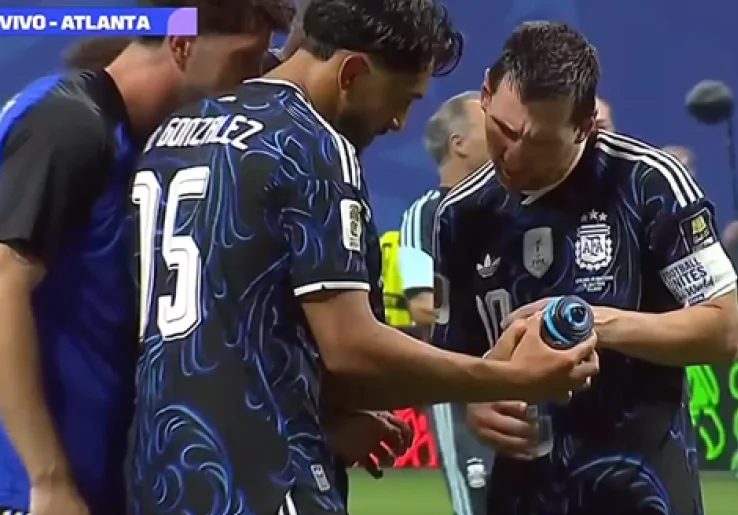 Reaksi Pemain Argentina Usai Menemukan Botol Minum Jordan Pickford Berisi Sontekan Arah Penalti