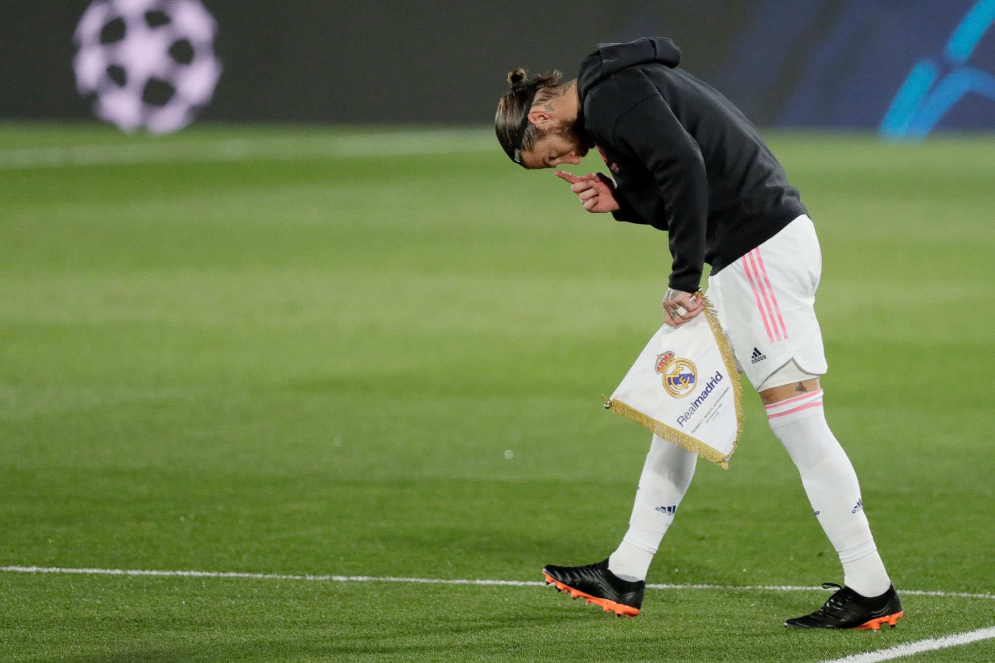 Sergio Ramos Tergiur Jajal Premier League