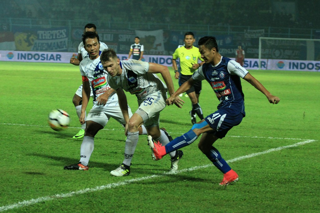 Milan Petrovic Lega Antarkan Arema FC Raih Kemenangan dengan Situasi Sulit