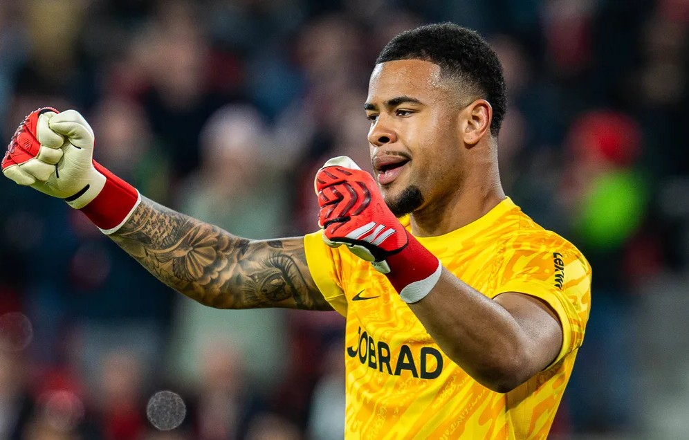 Siapa Noah Atubolu? Kiper yang Jadi Rebutan Inter dan AC Milan