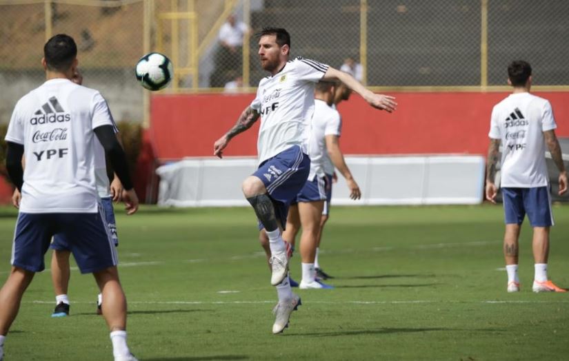Meski Performanya Sedang Menurun, Lionel Messi Tetap Jadi Ancaman bagi Brasil