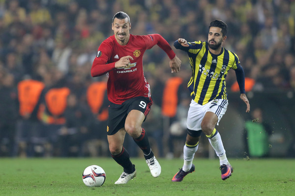 Mencekik Leher Pemain Fenerbahce, Ibrahimovic Terancam Dapatkan Sanksi