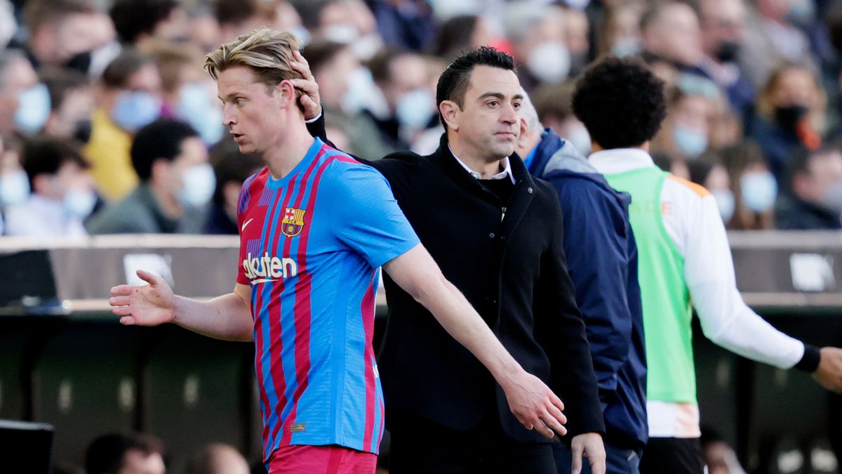 Dua Cara Barcelona Singkirkan Frenkie de Jong