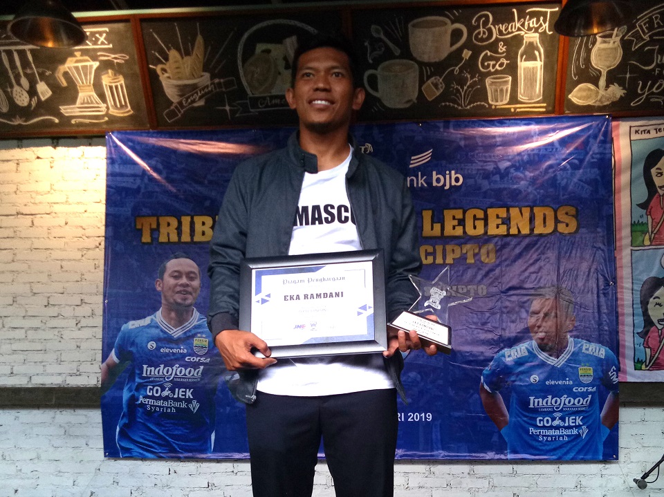 Viking Berikan Penghargaan untuk 4 Legenda Persib yang Dilepas