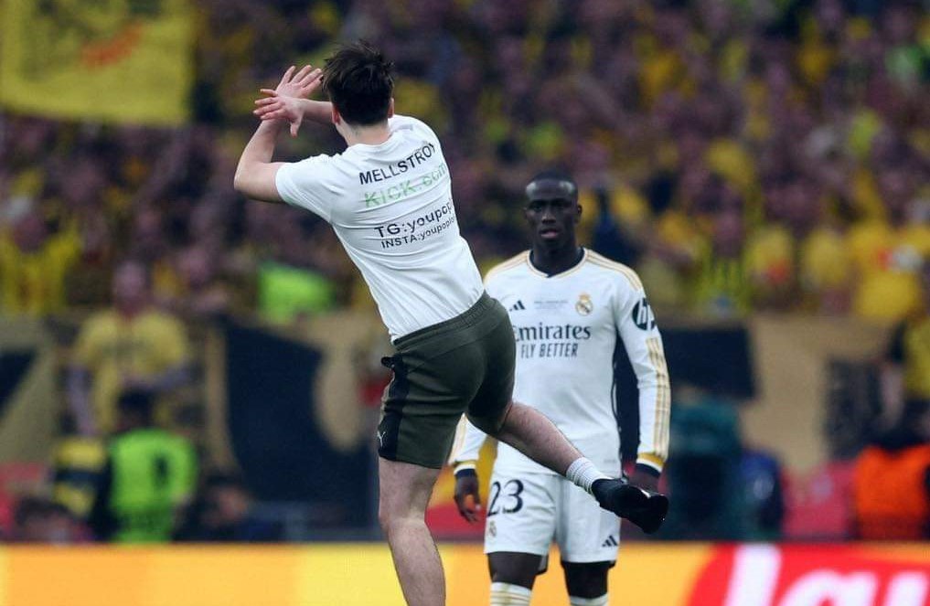 Sayembara Rp6,2 Miliar di Balik Aksi Penonton Masuk Lapangan Final Liga Champions