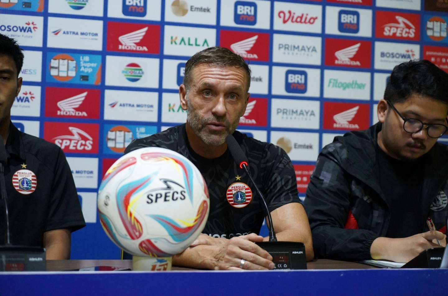 Persija Tantang PSM, Thomas Doll Nantikan Reaksi Pemain Usai Dua Kekalahan Beruntun