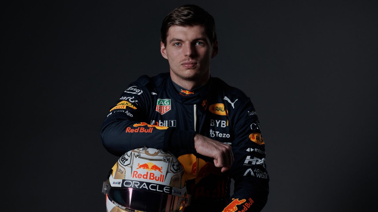 Hadapi Tekanan Kompetitor, Verstappen Memilih Bungkam