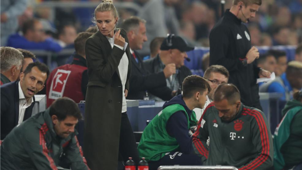 Mengintip Cara Kerja Jalur Komunikasi Radio di Bayern Munchen