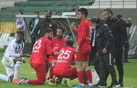 Kisah-kisah Unik Puasa Ramadan di Sepak Bola Dunia
