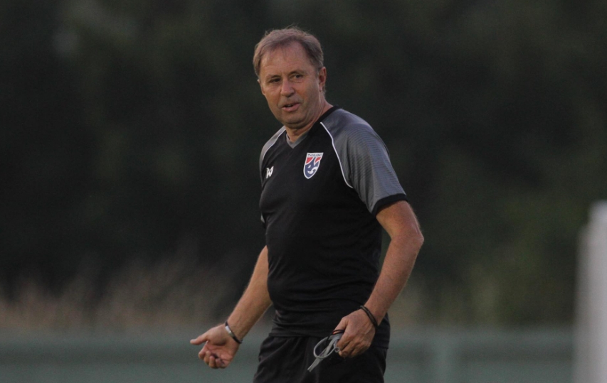 Pelatih Timnas Thailand Bicara soal Pesaing Termasuk Timnas Indonesia