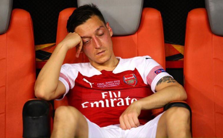 Dicadangkan Unai Emery, Paul Scholes Sarankan Man United Rekrut Mesut Ozil