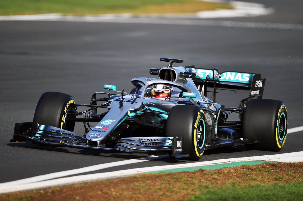 Lewis Hamilton Yakin Bisa Lebih Baik di 2019