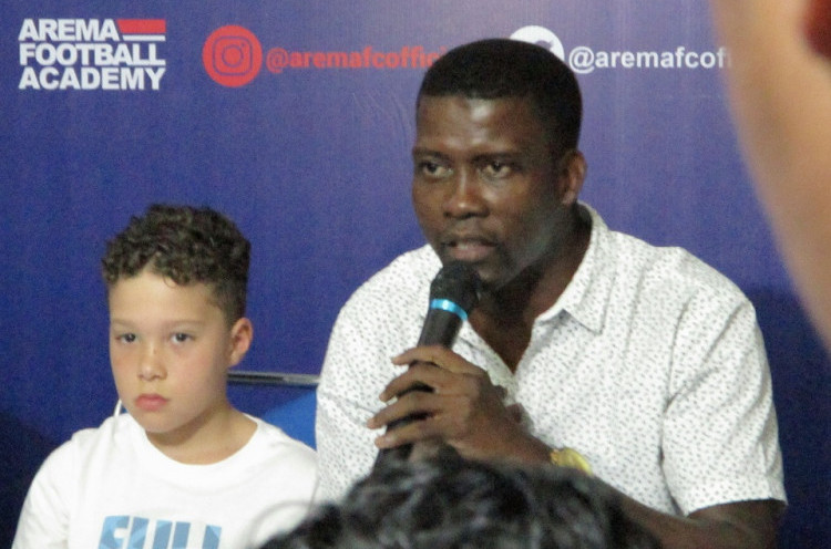 Bergabung dengan Arema FC, Agen Sylvano Comvalius Tegaskan Status Kliennya Tak Bermasalah