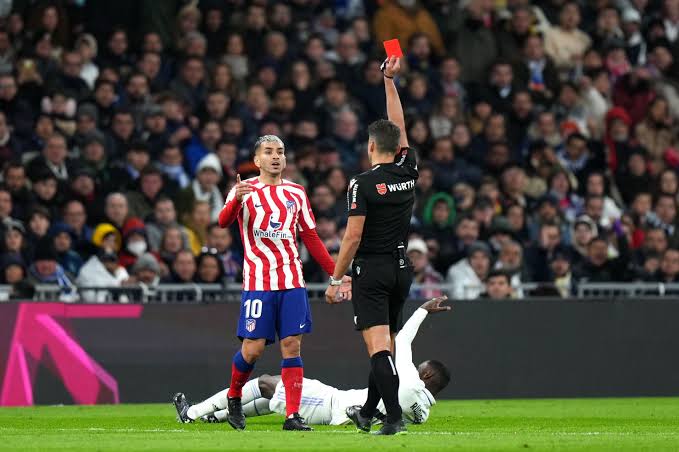 Atletico Batal Menang, Diego Simeone Pertanyakan Kartu Merah Angel Correa