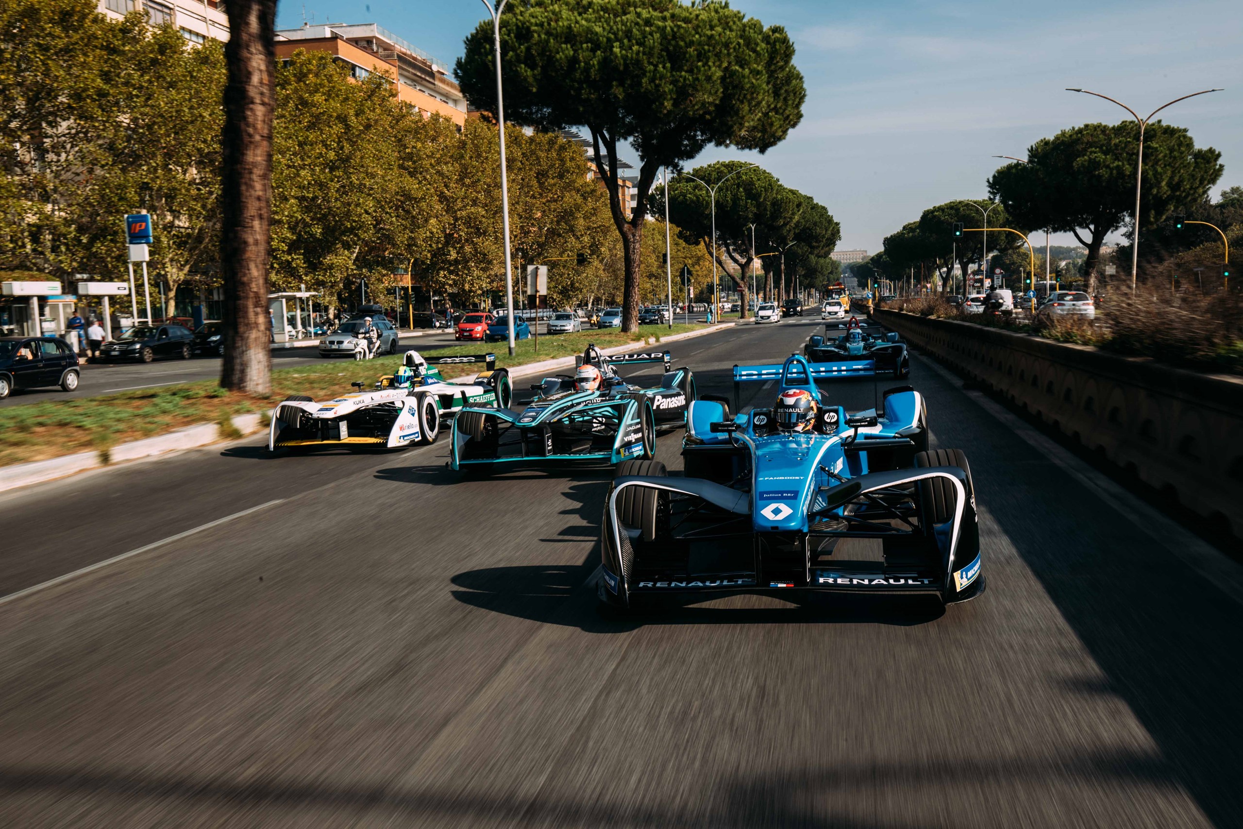 Bos Formula-E Siap Bantu Rio Balapan Lagi