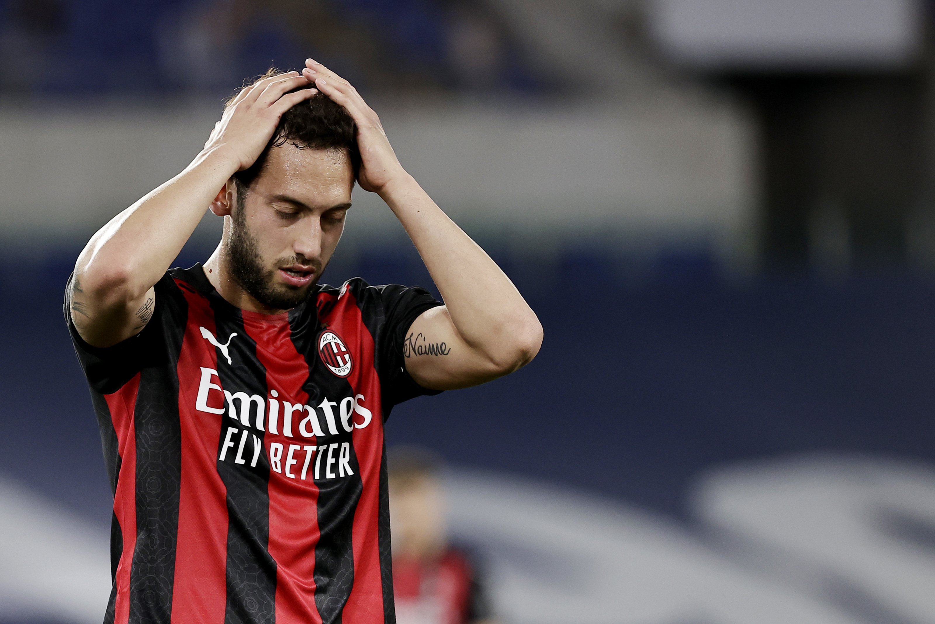 Perincian Tawaran Inter yang Membuat Calhanoglu Tega Khianati AC Milan