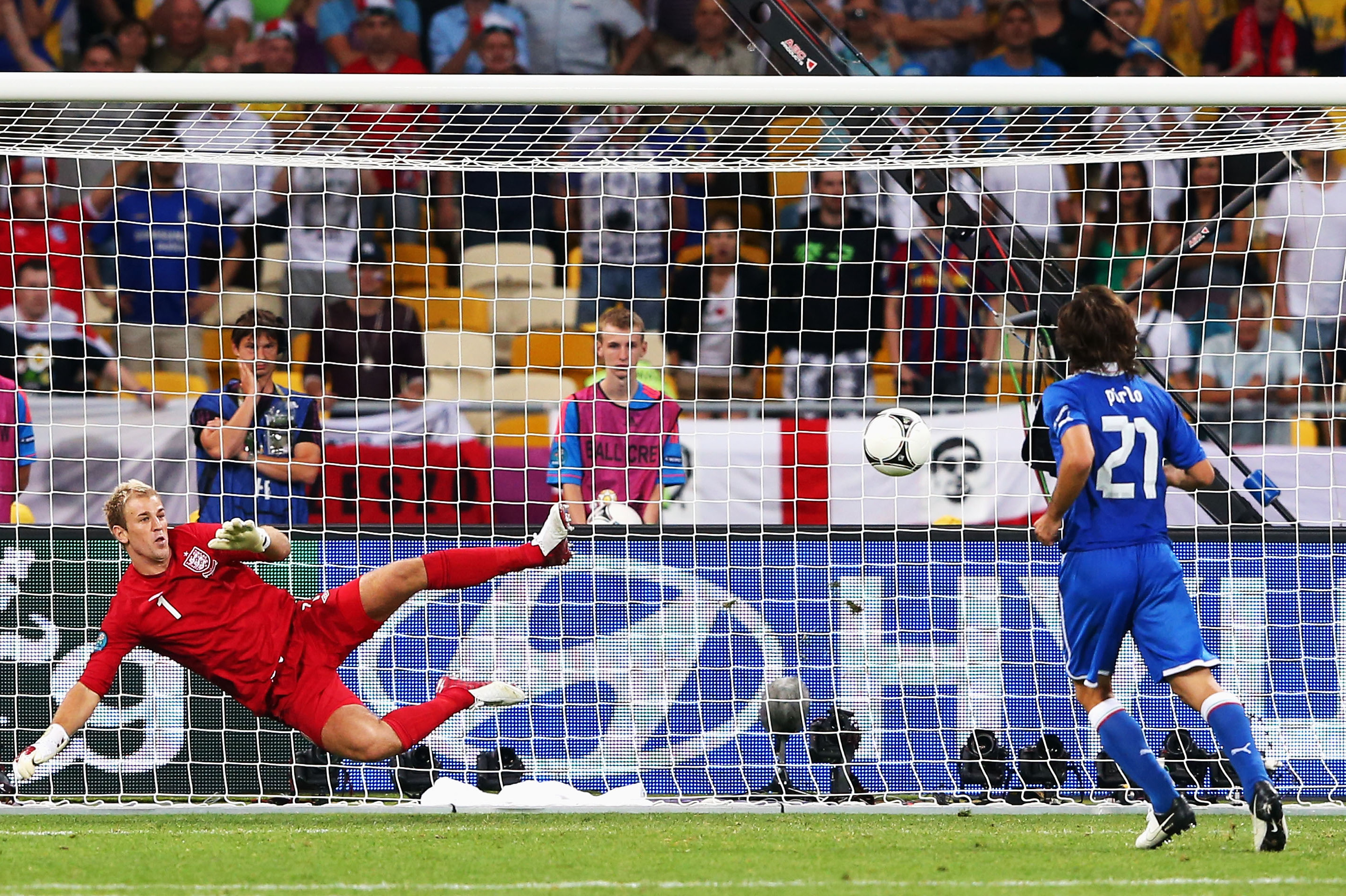 Nostalgia - Ketika Penalti Panenka Andrea Pirlo Mengubah Segalanya