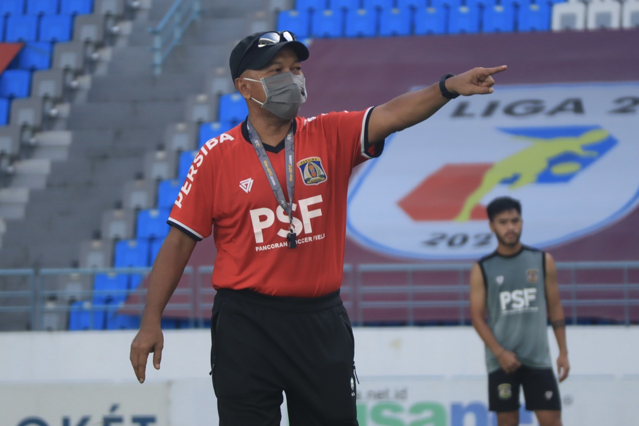 Transfer Pelatih Liga 2: Fakhri Husaini ke Persiba, Hendri Susilo Tangani Semen Padang