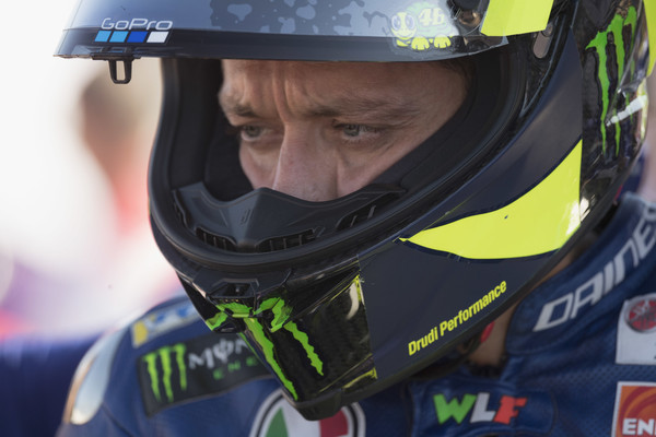 Valentino Rossi Sebut Motor Yamaha Bahkan Kalah dari Suzuki 