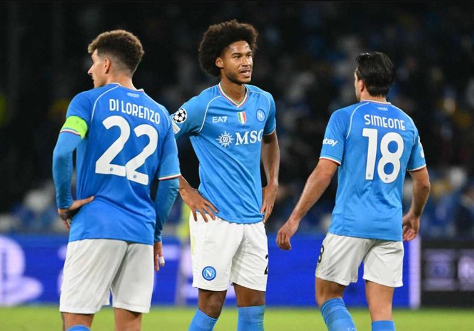 Dari Juara ke Medioker, Ada Apa dengan Napoli?