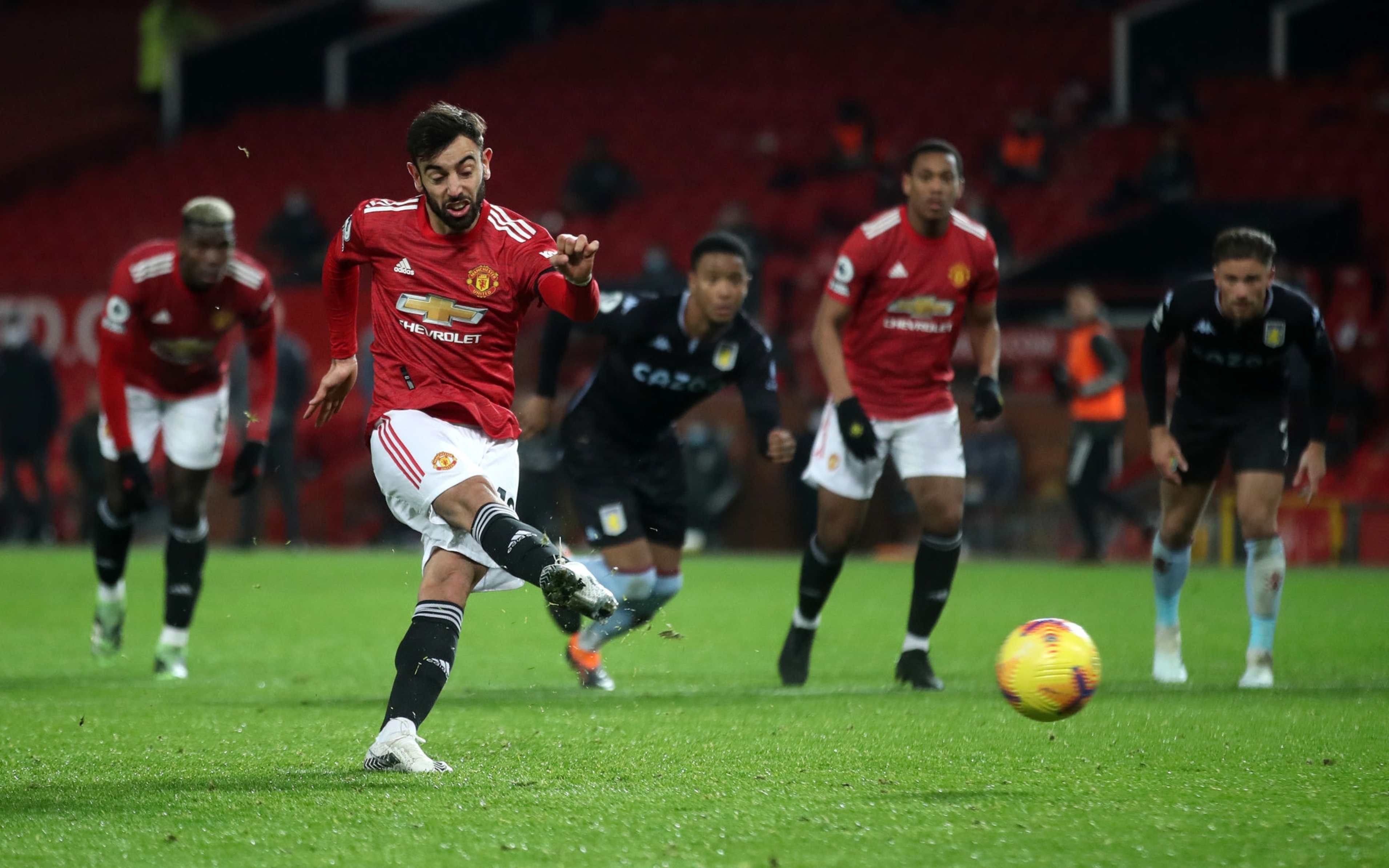 Manchester United 2-1 Aston Villa: Setan Merah Samai Poin Liverpool