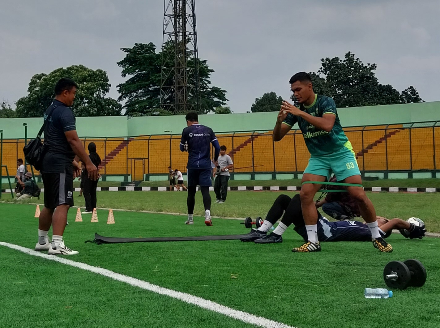 Hamstring Rachmat Irianto Bermasalah, Dokter Persib: Oleh-oleh dari Timnas