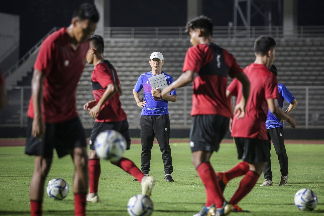 Shin Tae-yong Pimpin Latihan Timnas Indonesia pada Jumat (7/5)
