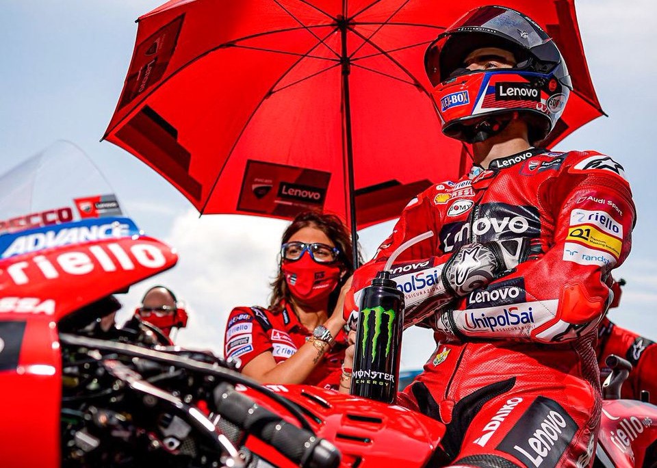 Bagnaia Emoh Terus Diajari Rossi