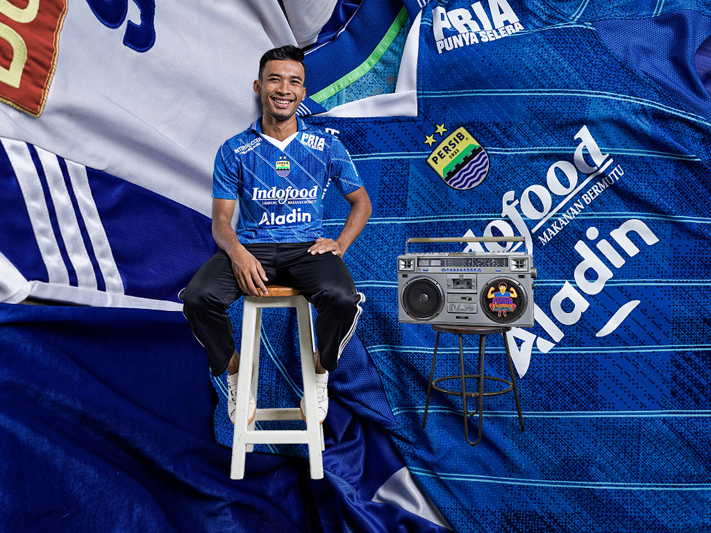 Persib Bandung Luncurkan Jersey Terbaru, Terinspirasi Era 90-an