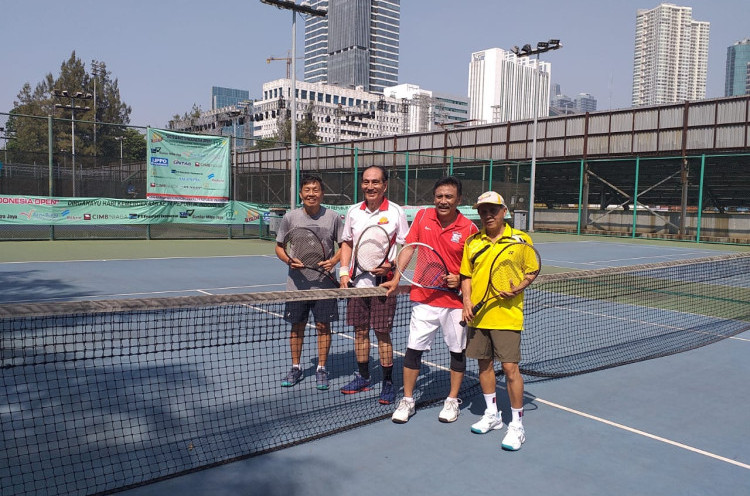 295 Peserta Ramaikan Kejuaraan Tenis Veteran di Indonesia
