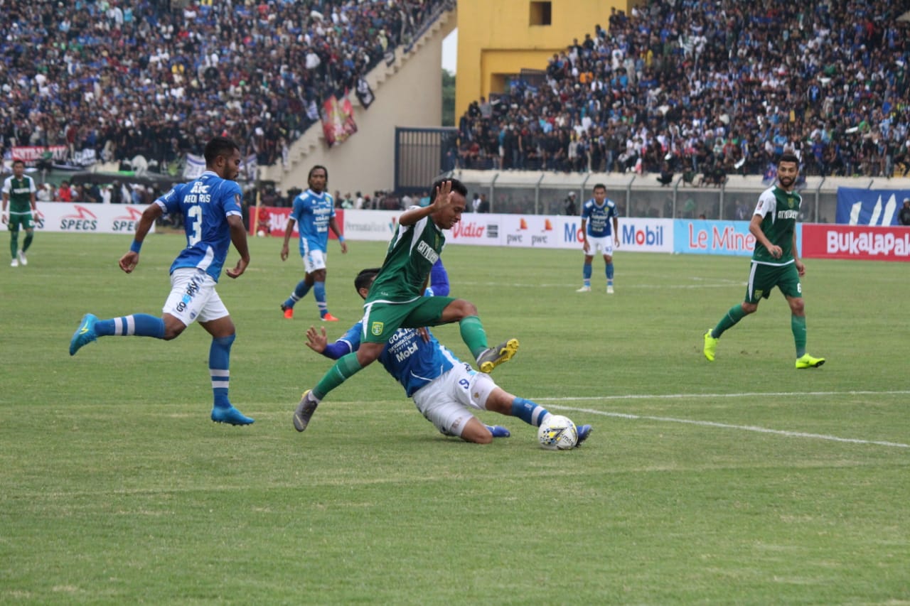 Irfan Jaya Merasa Diuntungkan Strategi Pelatih Persib Miljan Radovic