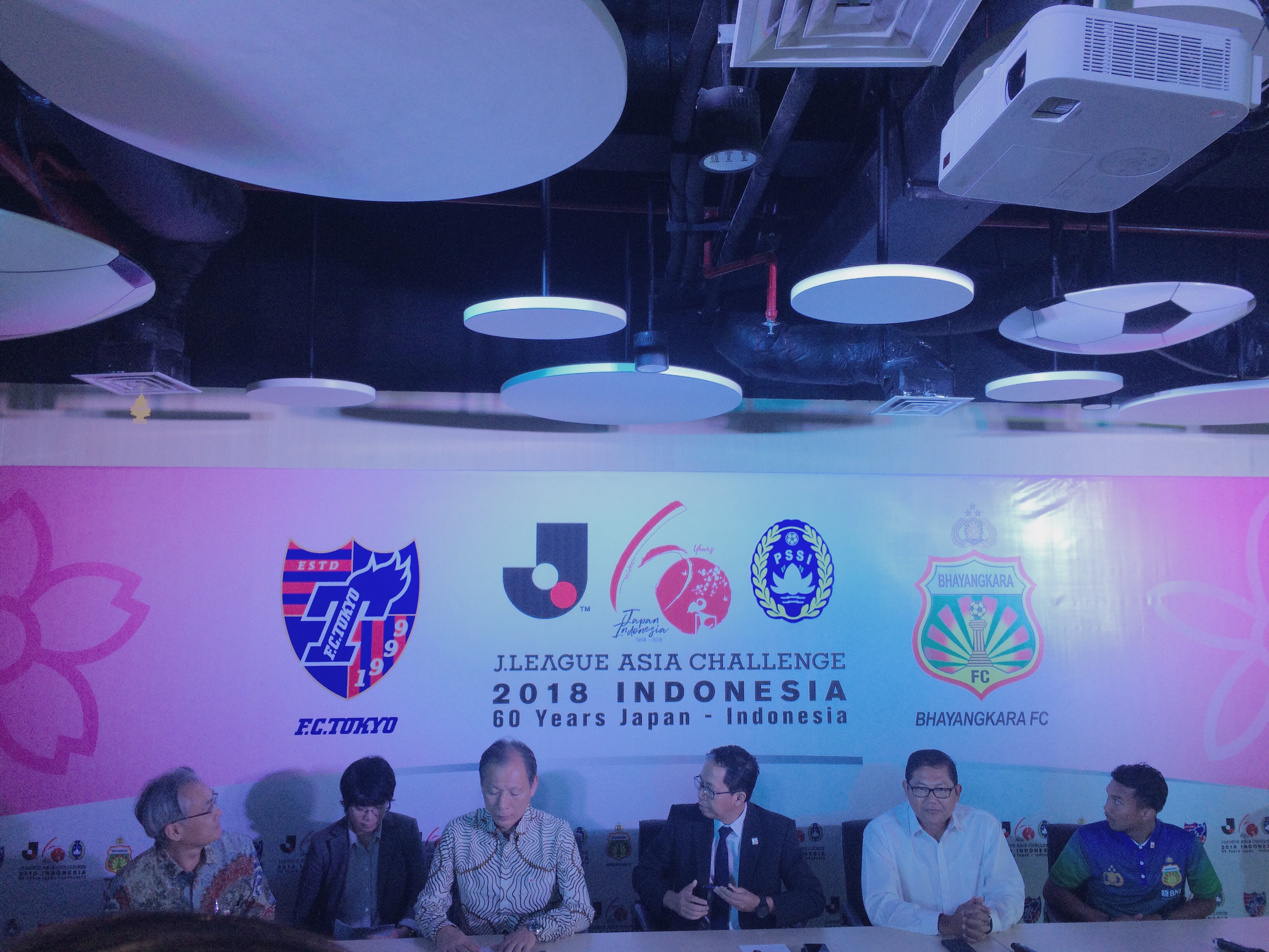 J-League Ingin Bawa Para Pesepak Bola Berbakat Indonesia