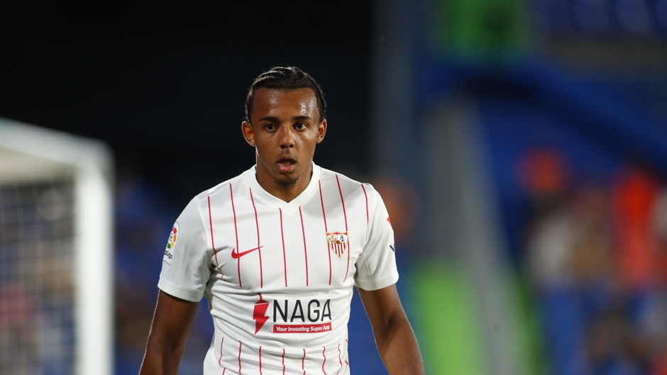 Chelsea Diburu Waktu untuk Rampungkan Transfer Jules Kounde