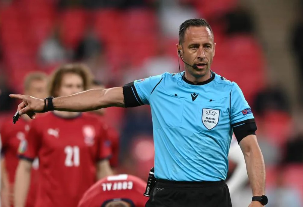 Final Conference League: Wasit Artur Soares Dias Sudah Bertugas Sejak Usia 17 Tahun