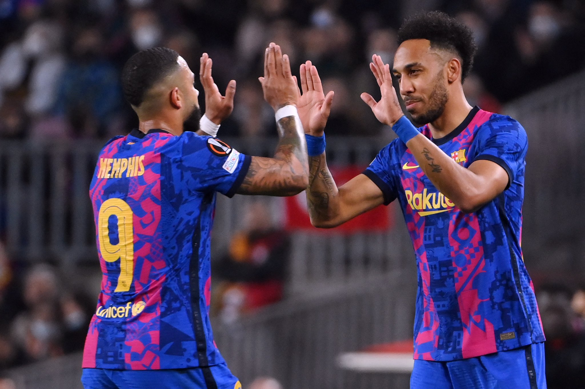 Deadline Day: Tidak Hanya Aubameyang, Chelsea Juga Inginkan Depay