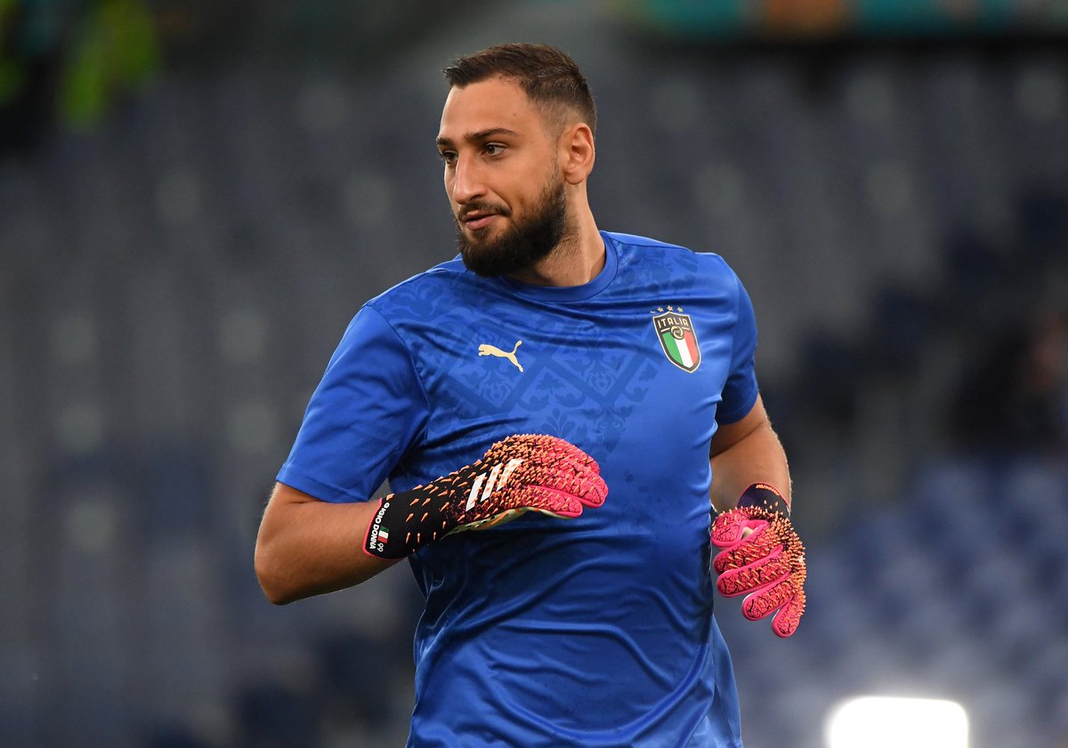 Tak Percaya Tepis Tendangan De Bruyne, Donnarumma Ingin Lihat Tayangan Ulangnya