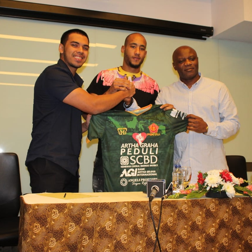 Kalahkan Persib dan Persebaya, PS TIRA Sebut Kontrak Loris Arnaud Tidak Mahal
