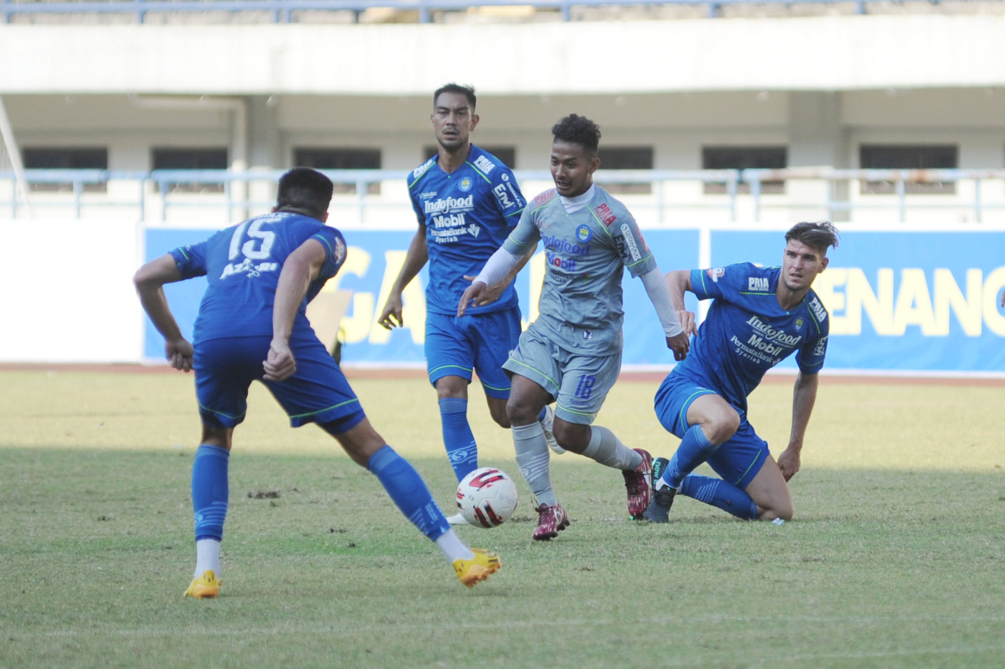 Meski Gim Internal, Robert Alberts Klaim Persib Sudah Alami Peningkatan