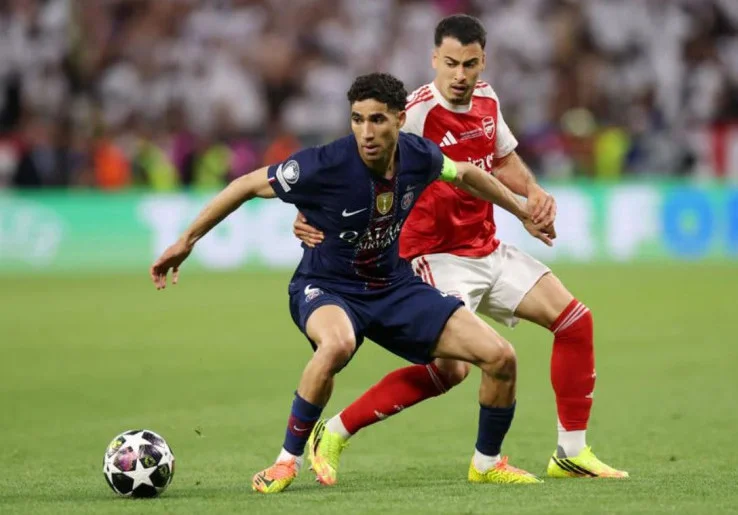 Menghadapi Tim Seperti PSG, Arsenal Tak Punya Cara Lain Selain Bermain Bertahan