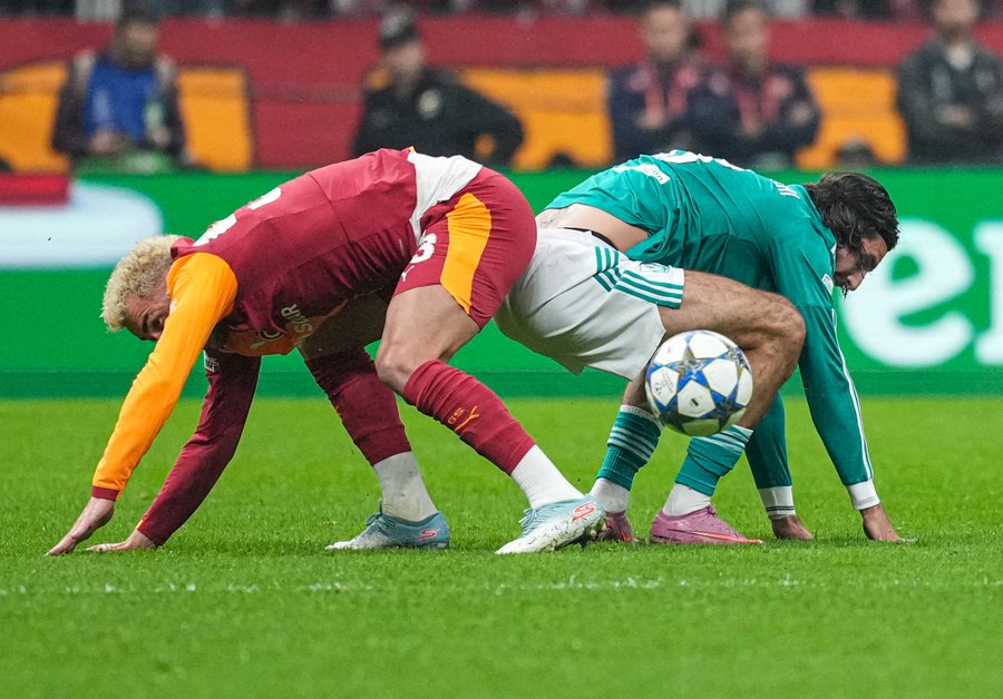 Terkapar di Markas Galatasaray, Liverpool Seperti Main Basket