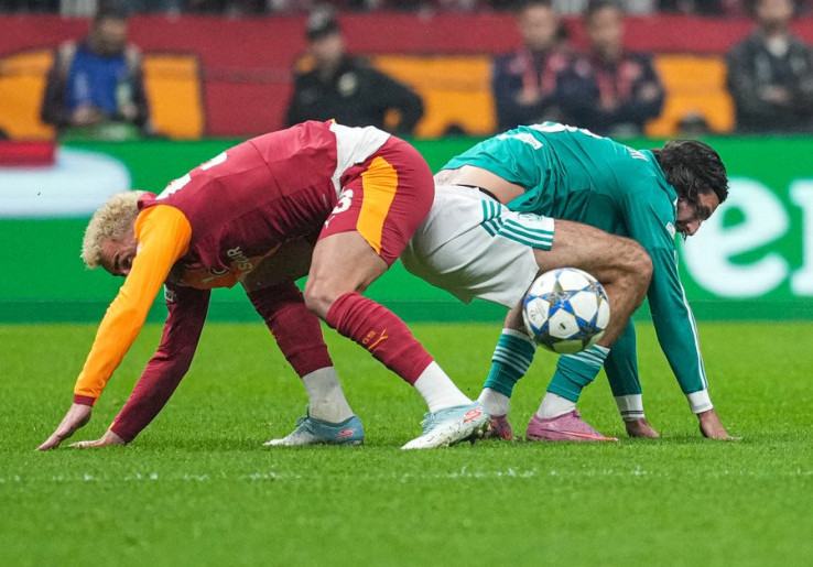 Terkapar di Markas Galatasaray, Liverpool Seperti Main Basket