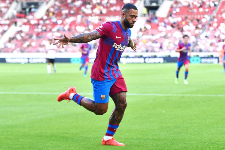 Memphis Depay Menjanjikan, Masihkah Barcelona Butuh Messi?